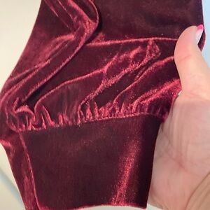 Sheila Rose Boutique Velvet Jogger size S Maroon
